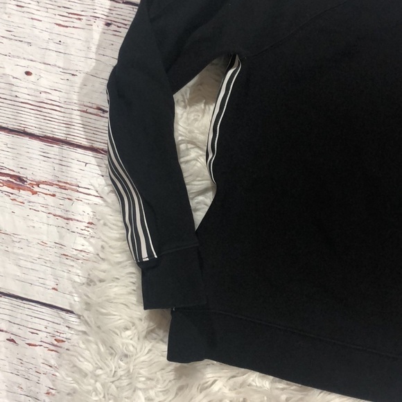 Athleta 24/7 Striped Side Crewneck Pullover Sweatshirt - Picture 5 of 14